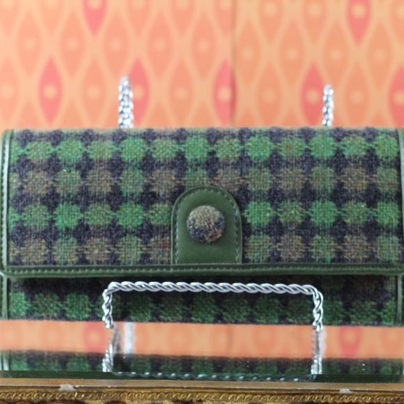 LOFT Green Fabric Wallet - Picture 1 of 10